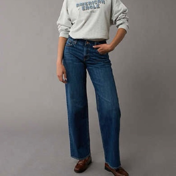 American Eagle Outfitters NWT Curvy Straight Jeans Size 12 Short - Picture 1 of 10